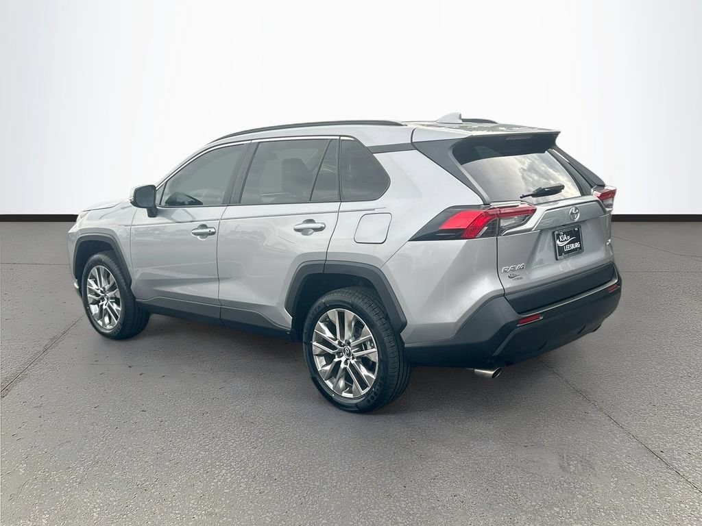 Used 2019 Toyota RAV4 XLE Premium FWD image 5