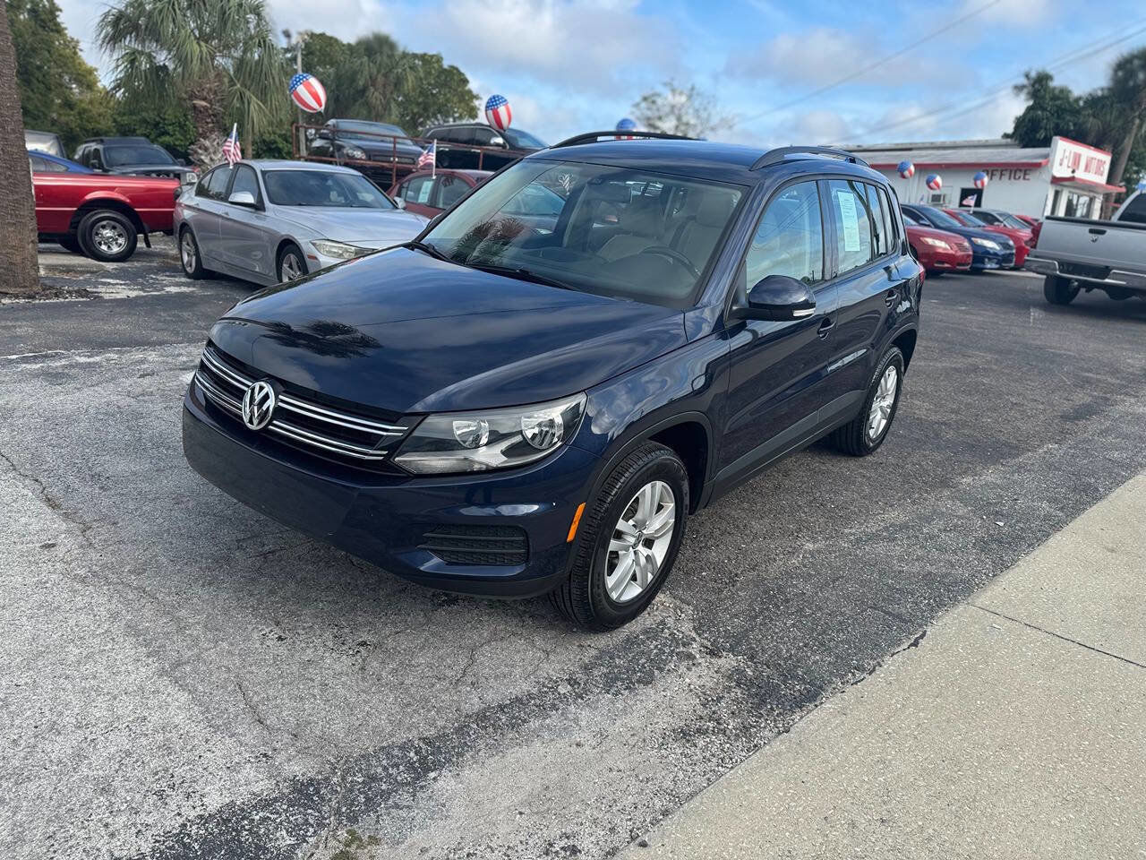 Used 2016 Volkswagen Tiguan S image 4