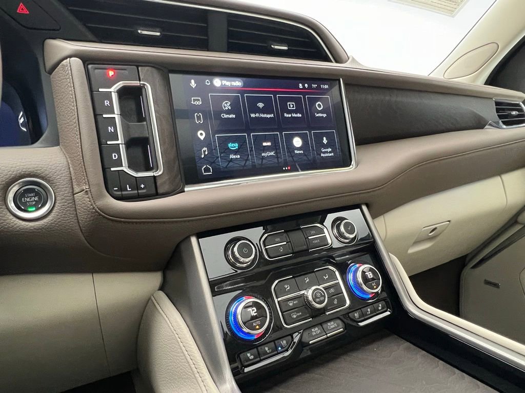 Used 2024 GMC Yukon Denali w/ Advanced Technology Package AWD/4WD image 16