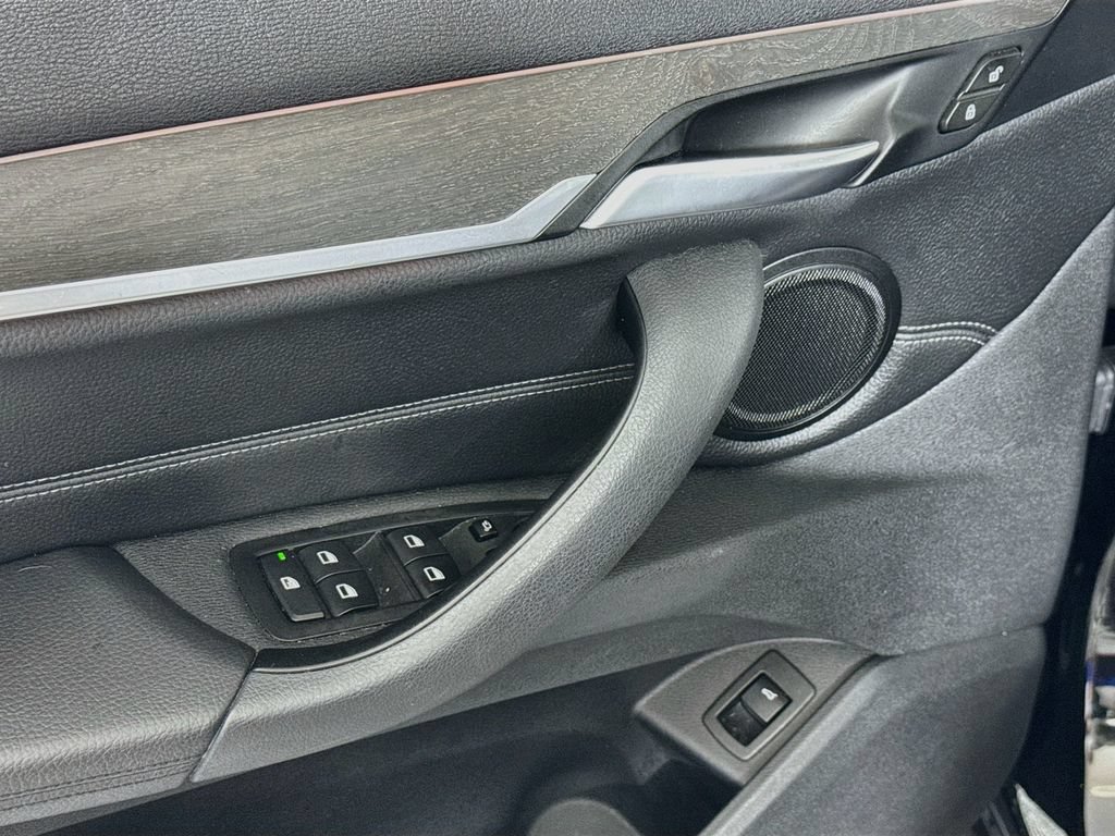 Used 2016 BMW X1 xDrive28i AWD/4WD image 18