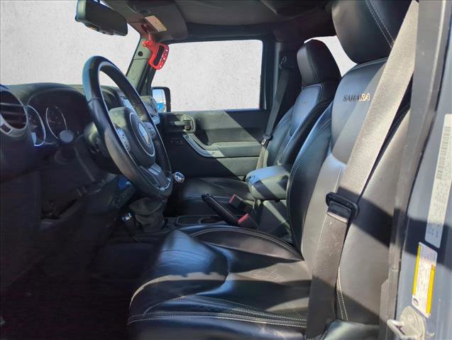 Used 2016 Jeep Wrangler Unlimited Sahara w/ Dual Top Group image 21