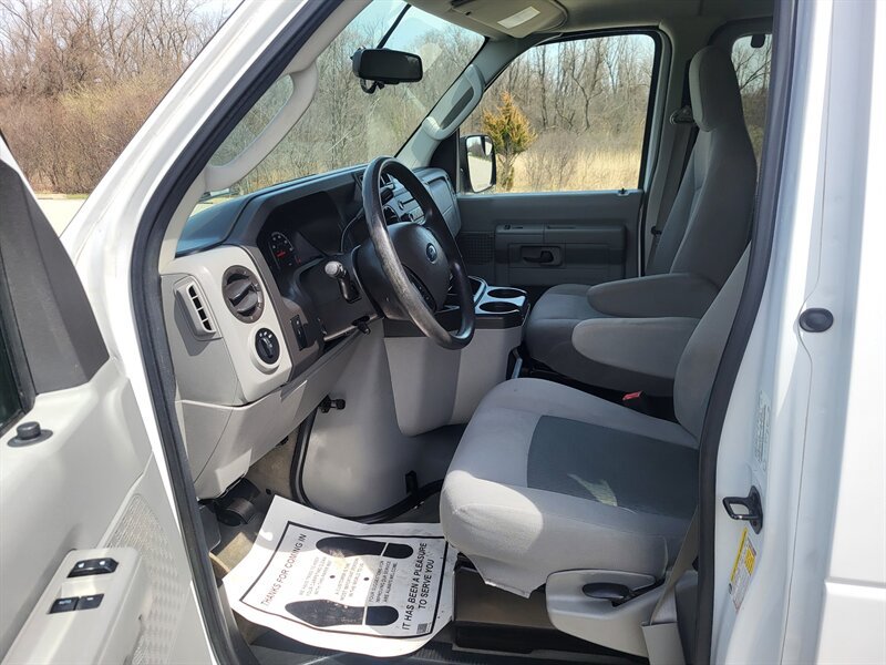 Used 2014 Ford E-350 and Econoline 350 XLT RWD image 12