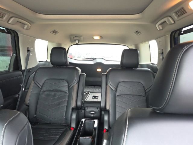Certified 2024 Nissan Pathfinder Platinum w/ Lighting Package (N93) FWD image 8