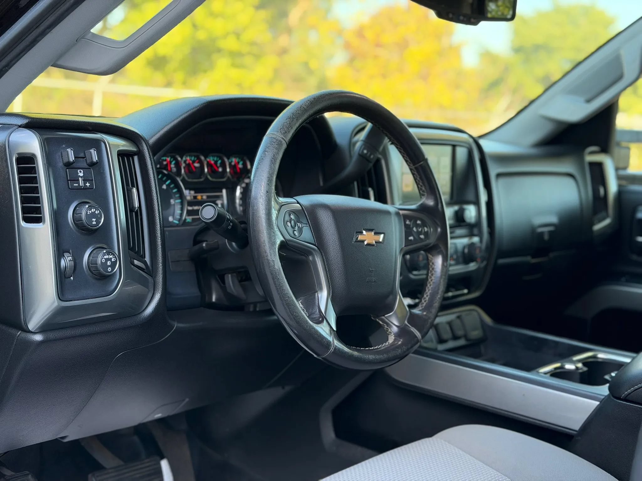 Used 2018 Chevrolet Silverado 2500 LT AWD/4WD image 11
