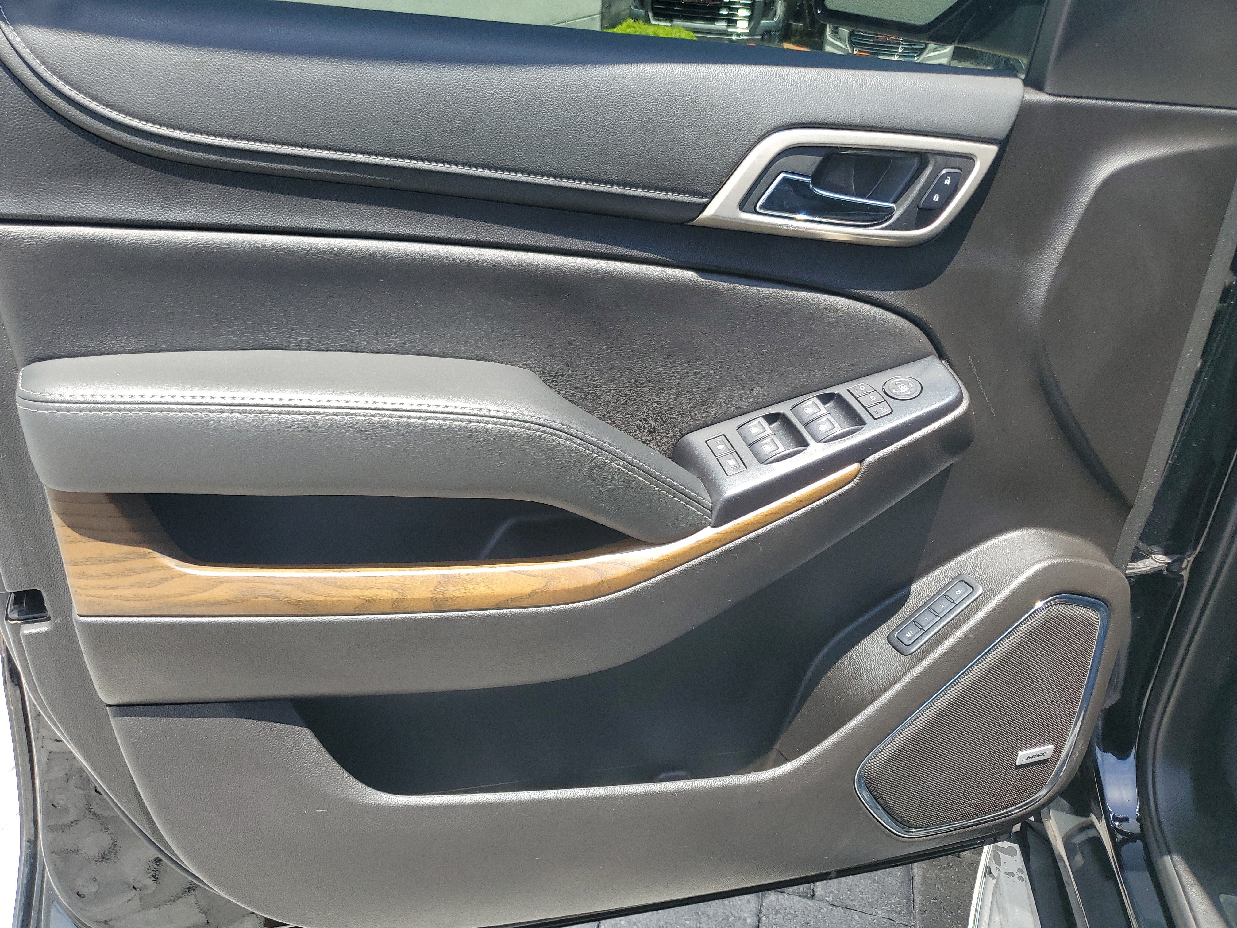 Used 2019 GMC Yukon XL Denali AWD/4WD image 17
