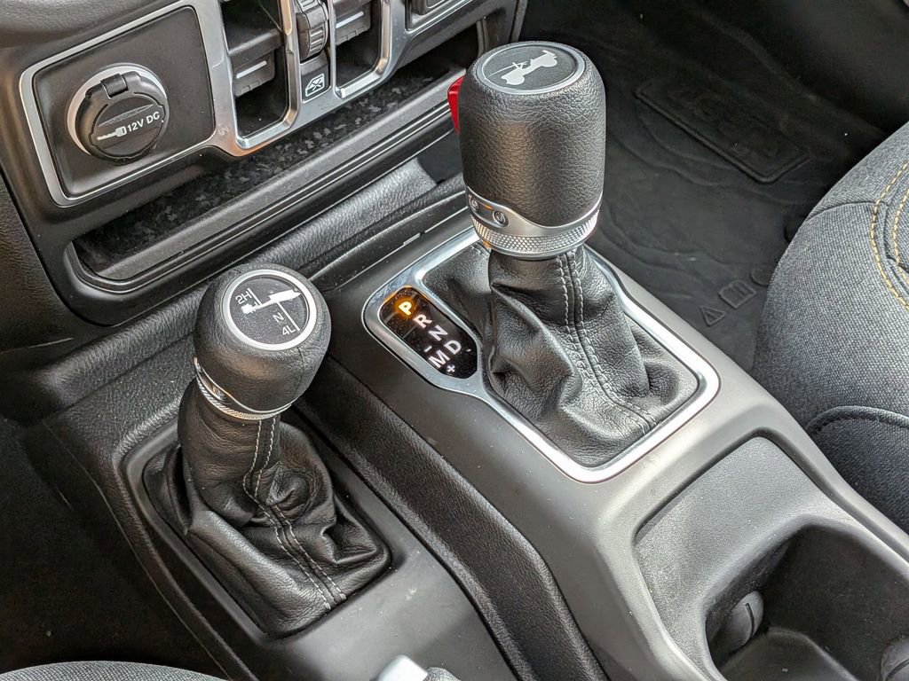 Certified 2025 Jeep Wrangler Sahara w/ Safety Group image 16