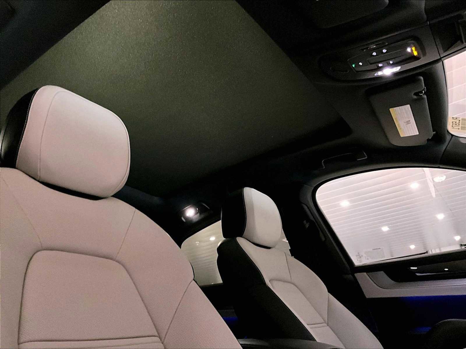 Used 2025 Porsche Cayenne Coupe image 25