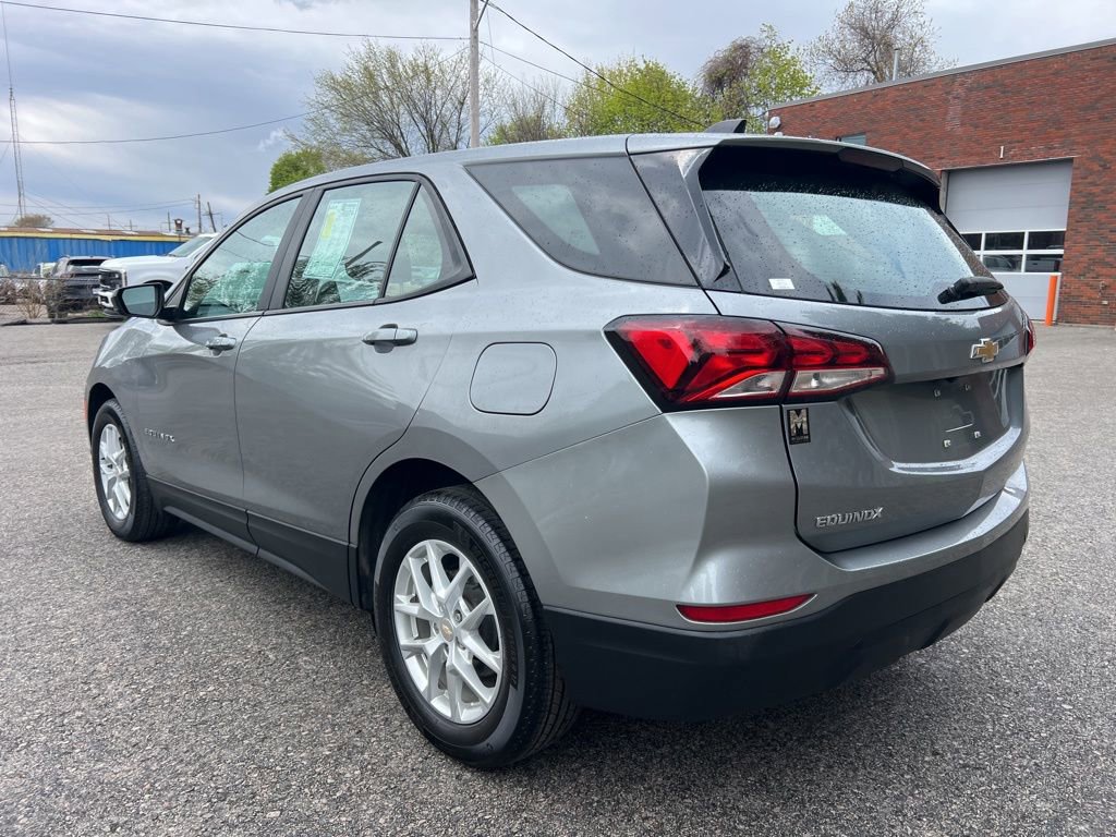 Used 2023 Chevrolet Equinox LS FWD image 3