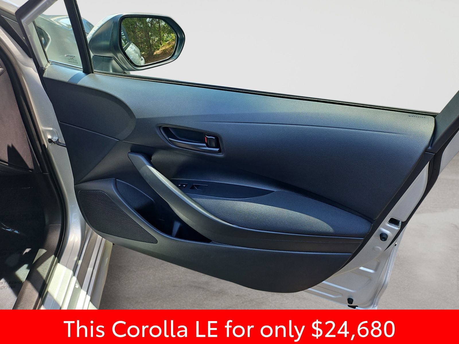 Used 2026 Toyota Corolla LE FWD image 36