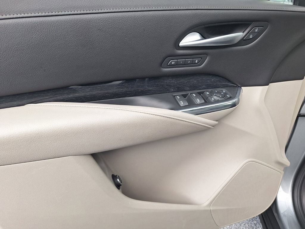 Used 2023 Cadillac XT4 Premium Luxury image 30