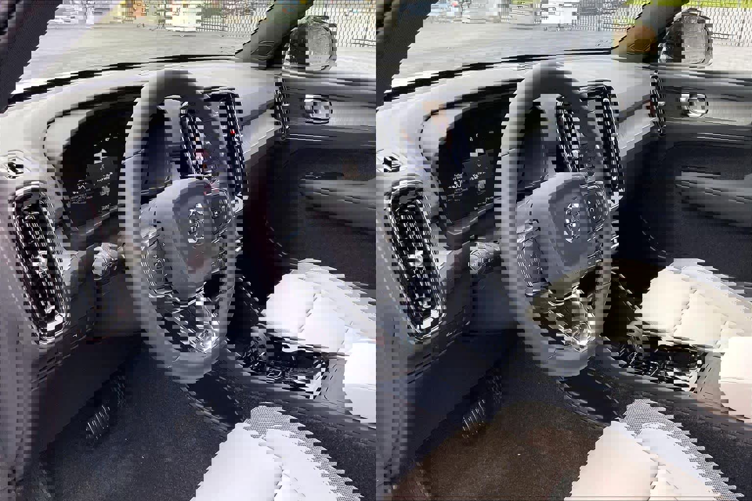 New 2026 Volvo EX40 Plus w/ Climate Package image 8