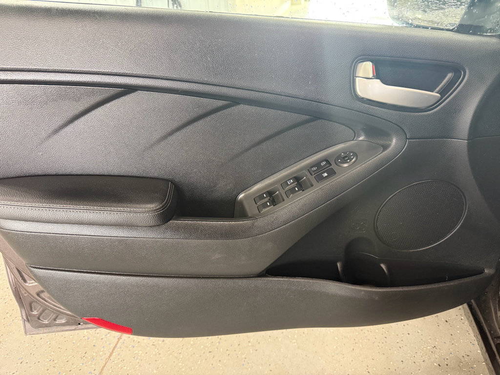 Used 2018 Kia Forte LX FWD image 11