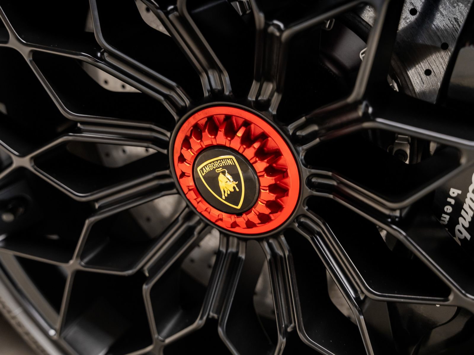 Used 2021 Lamborghini Huracan STO RWD image 32
