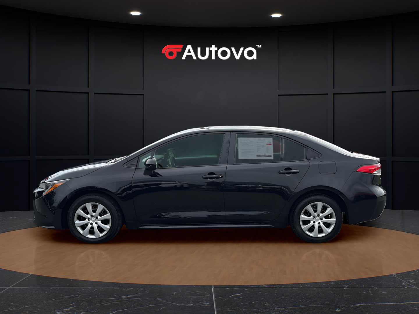 Used 2025 Toyota Corolla LE FWD image 2