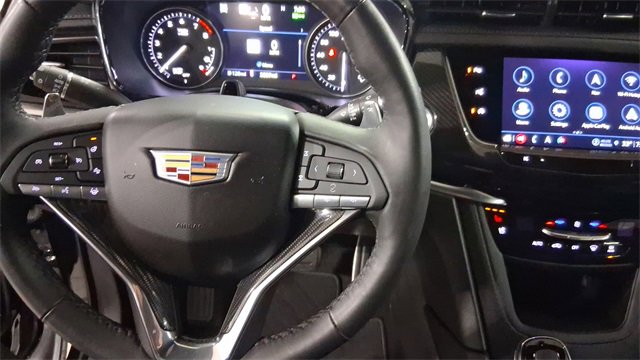 Used 2024 Cadillac XT6 Sport w/ Technology Package image 12
