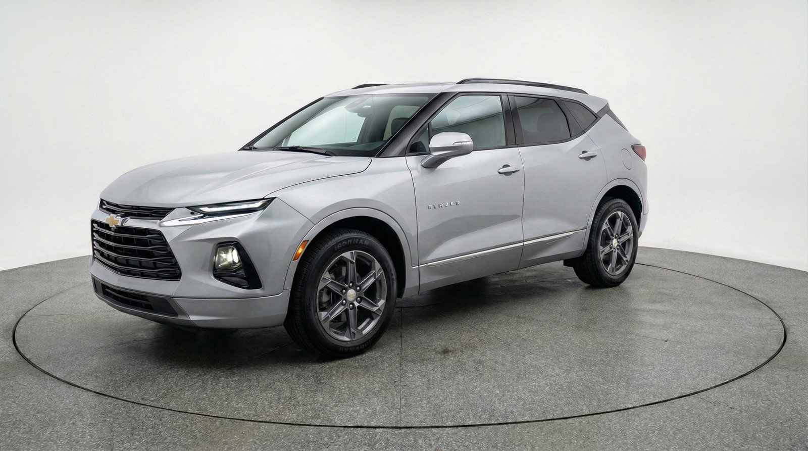 Used 2025 Chevrolet Blazer LT FWD image 3