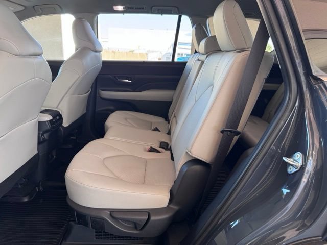Used 2024 Toyota Grand Highlander AWD Hybrid image 11