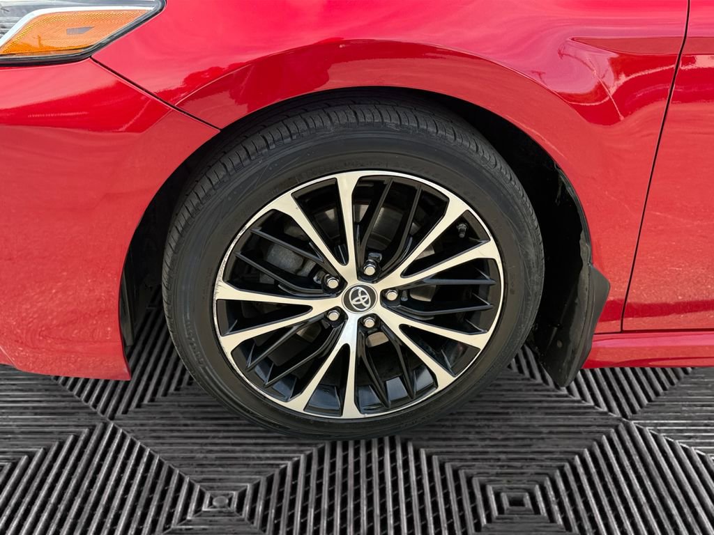 Used 2019 Toyota Camry SE FWD image 14