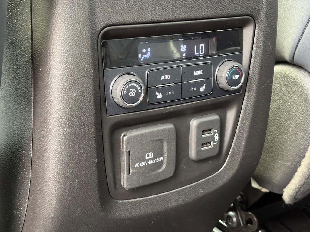 Used 2019 Buick Enclave Premium w/ Experience Buick Package FWD image 11