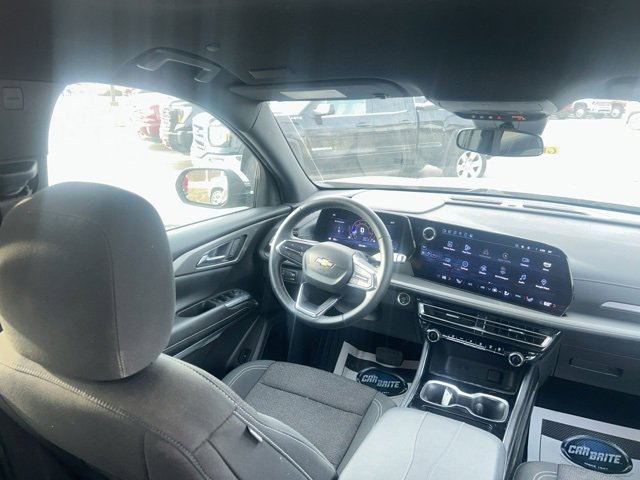 Used 2025 Chevrolet Traverse LT image 34