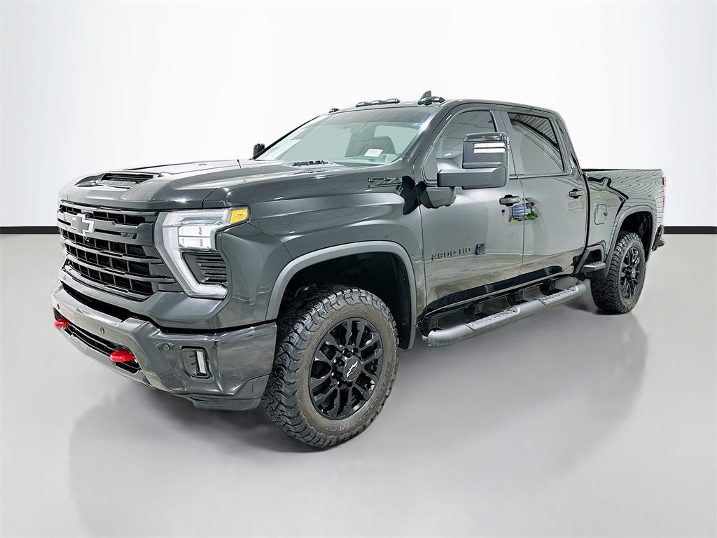 Used 2025 Chevrolet Silverado 2500 LT w/ Trail Boss Package image 3