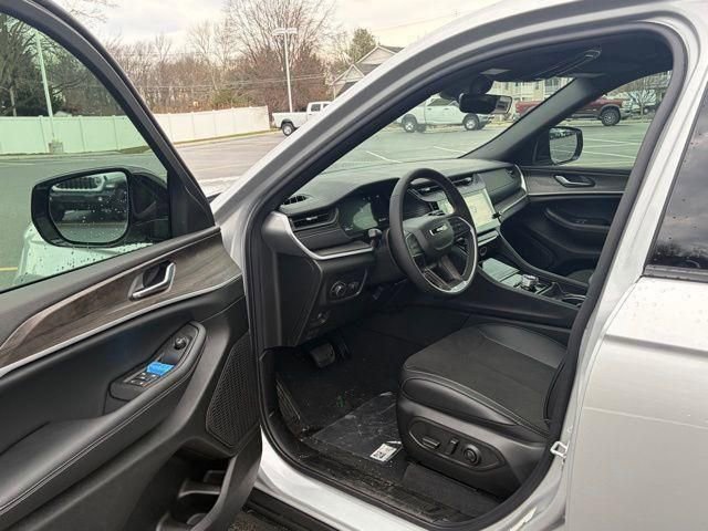 New 2026 Jeep Grand Cherokee Altitude AWD/4WD image 14