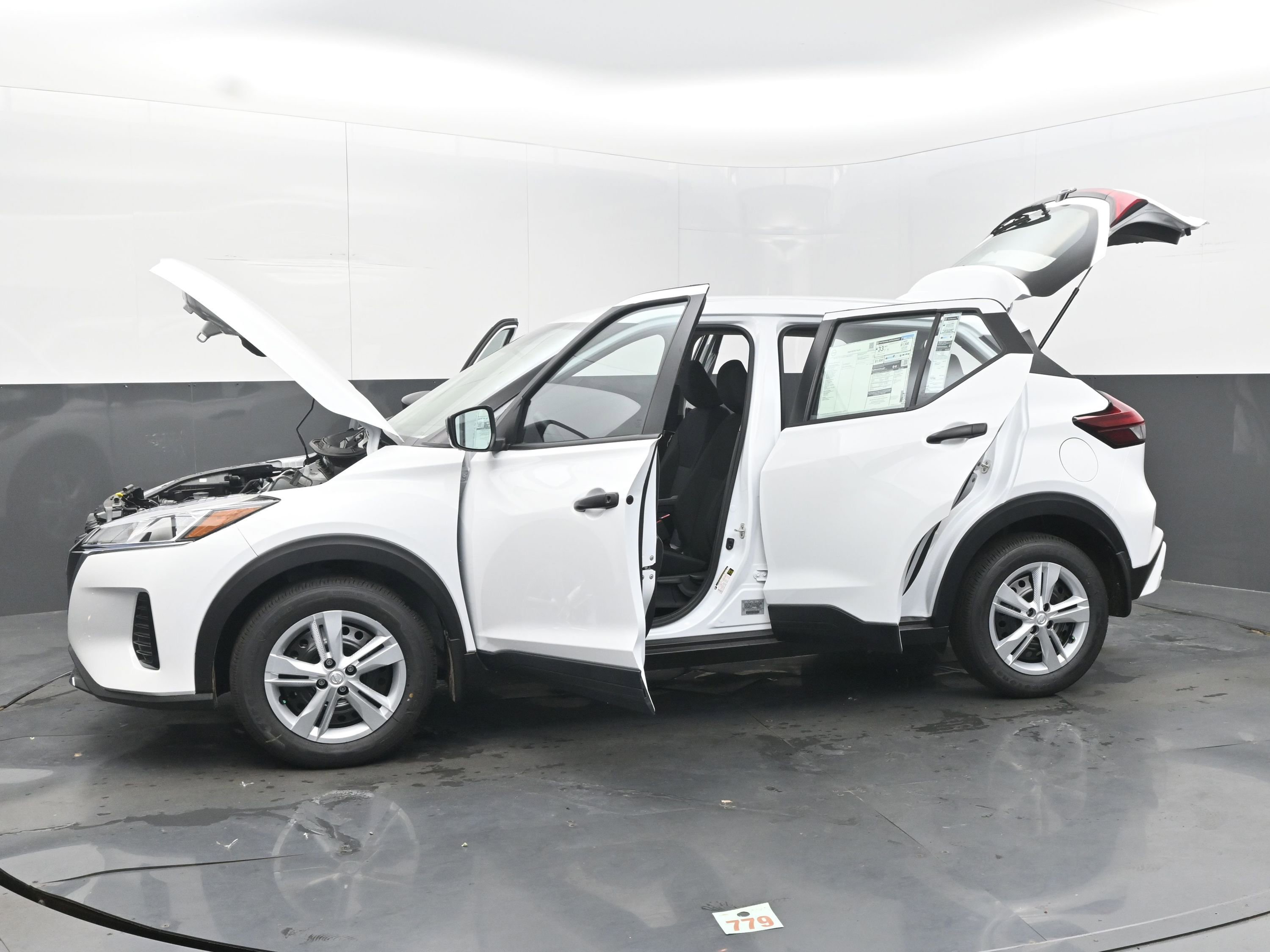 Certified 2025 Nissan Kicks Play S image 41