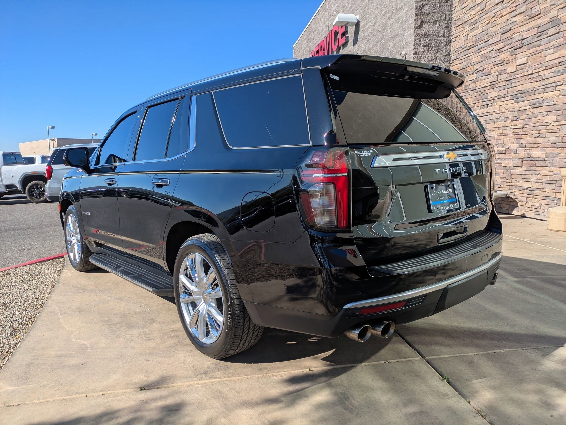 Used 2024 Chevrolet Tahoe High Country w/ Advanced Technology Package AWD/4WD image 3
