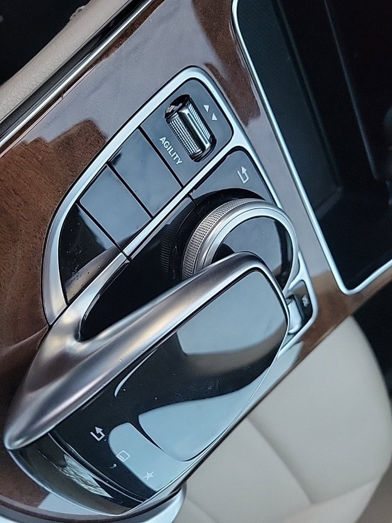 Used 2015 Mercedes-Benz C 300 4MATIC Sedan image 9