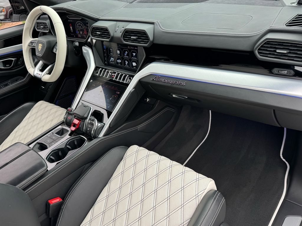 Used 2019 Lamborghini Urus AWD/4WD image 58