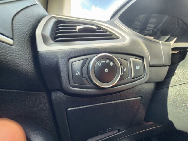 Used 2023 Ford Edge SEL image 34