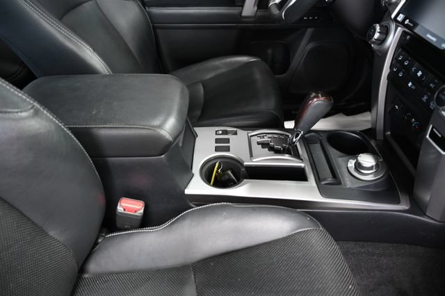 Used 2020 Toyota 4Runner Limited AWD/4WD image 23
