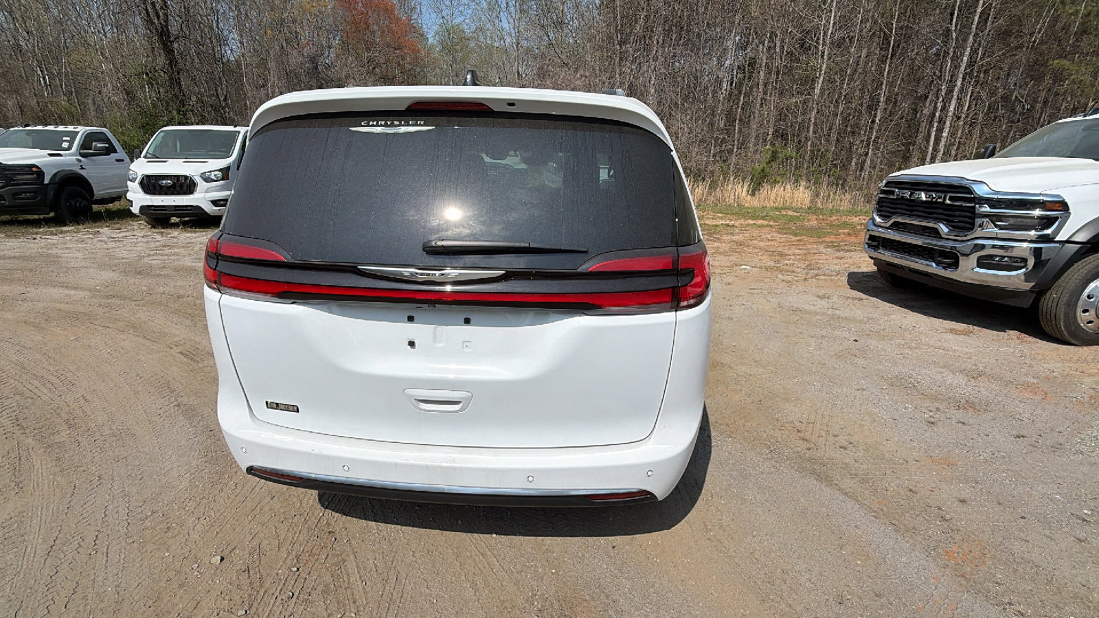 Used 2024 Chrysler Pacifica Pinnacle image 9