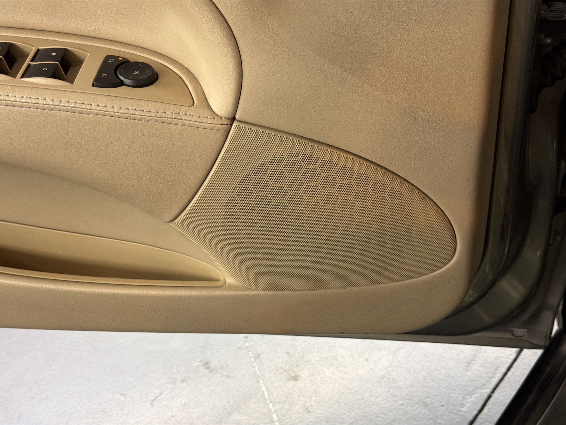 Used 2011 Buick Lucerne CX FWD image 25