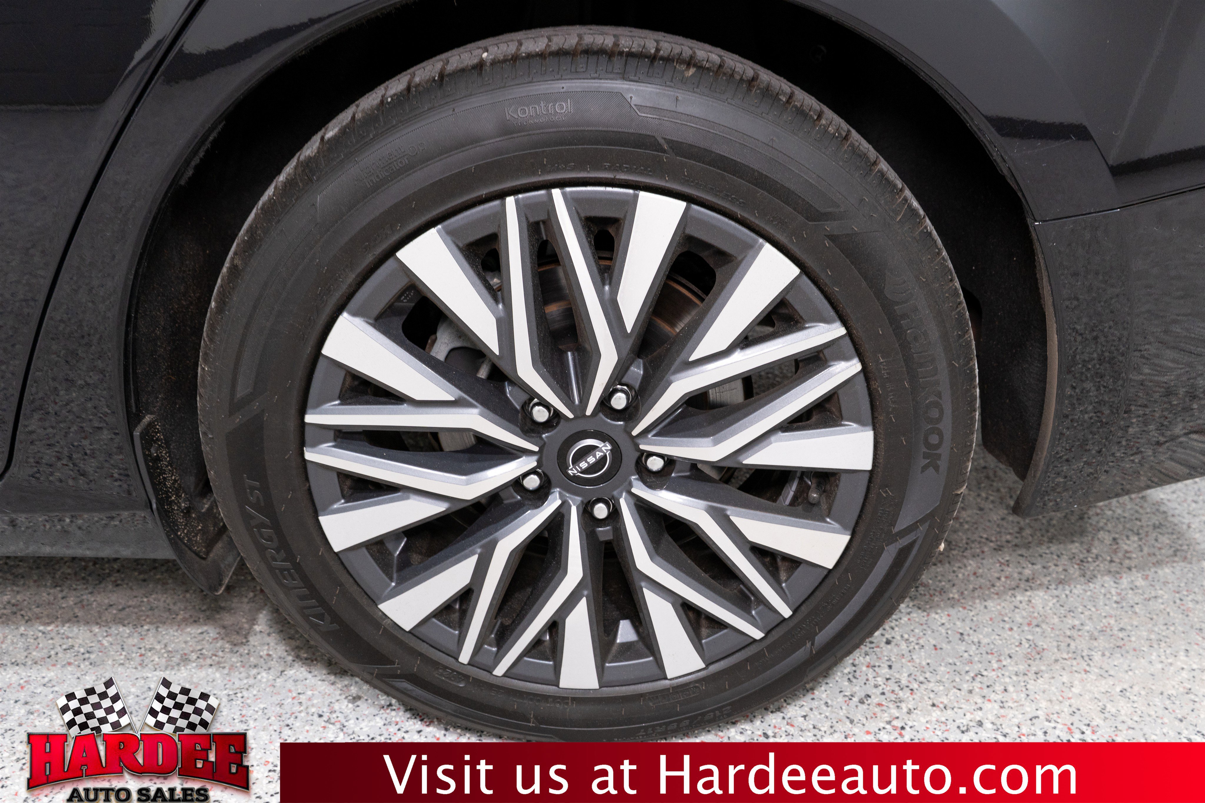 Used 2024 Nissan Altima 2.5 SV FWD image 10