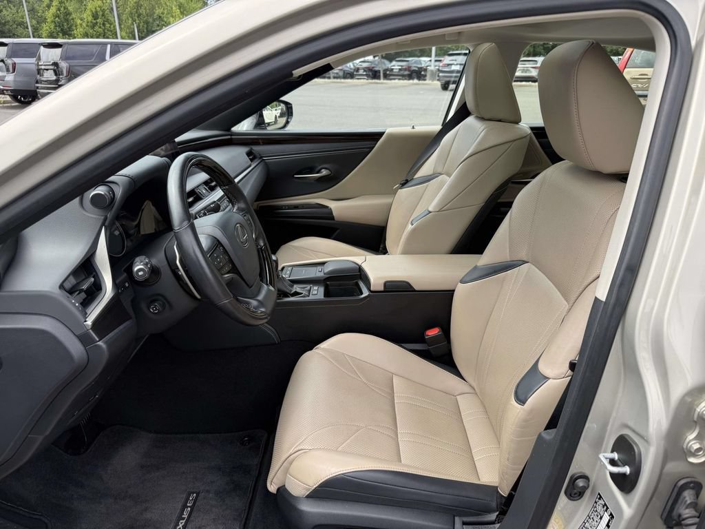 Used 2019 Lexus ES 300h FWD image 13