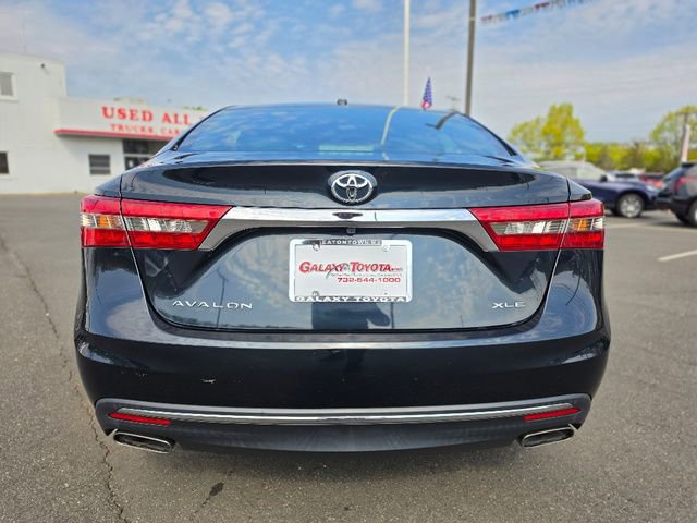 Used 2018 Toyota Avalon XLE Premium w/ All Weather Liner Package FWD image 6