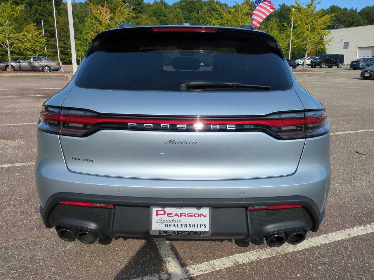 Used 2025 Porsche Macan AWD/4WD image 5