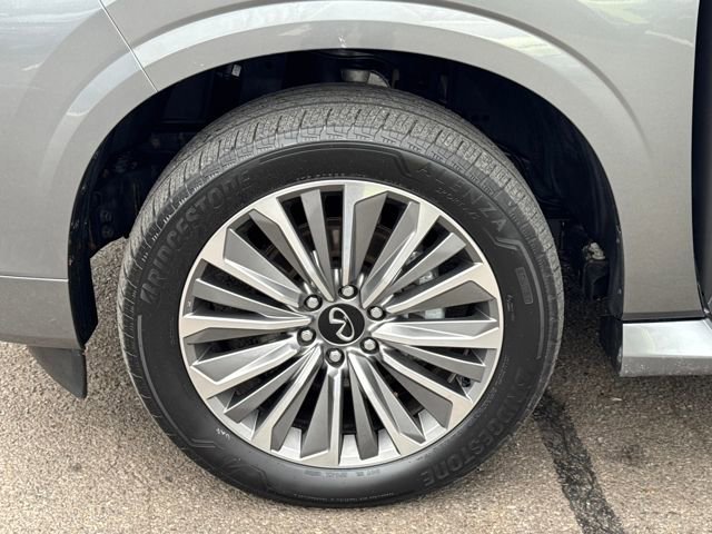 Used 2025 INFINITI QX80 Sensory image 26