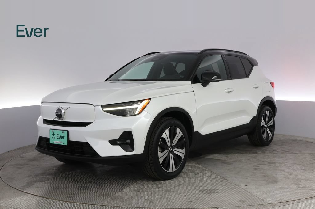 Used 2023 Volvo XC40 Recharge Plus AWD/4WD image 2