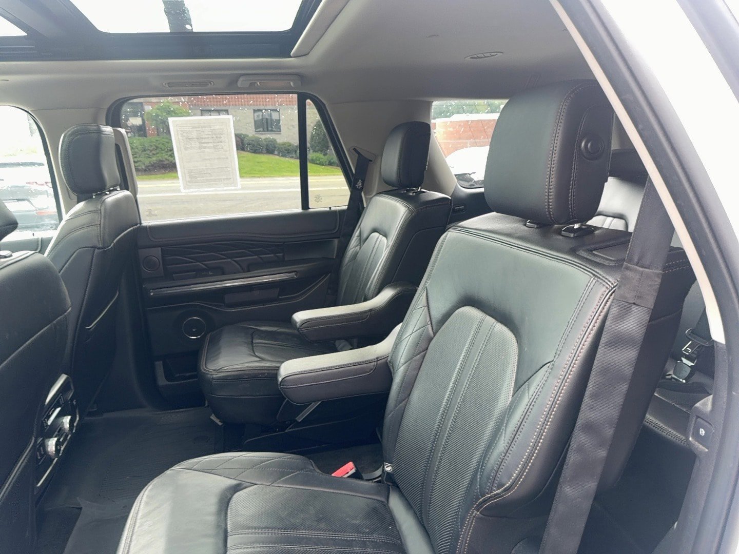 Used 2018 Ford Expedition Platinum AWD/4WD image 14