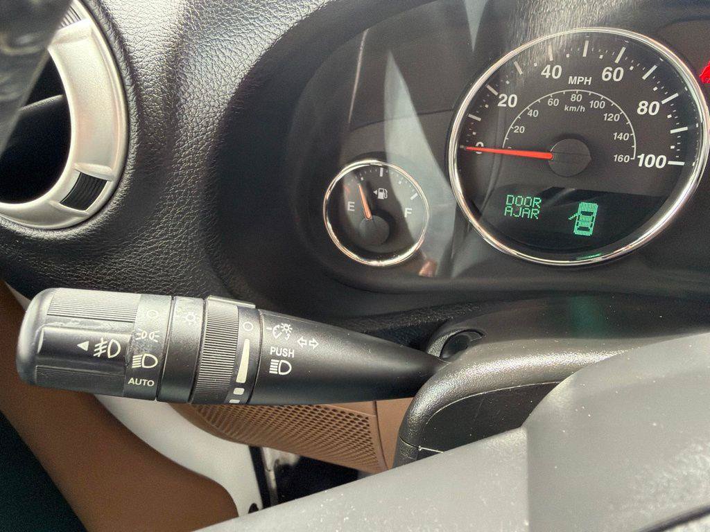 Used 2017 Jeep Wrangler Unlimited Sahara w/ Max Tow Package AWD/4WD image 43