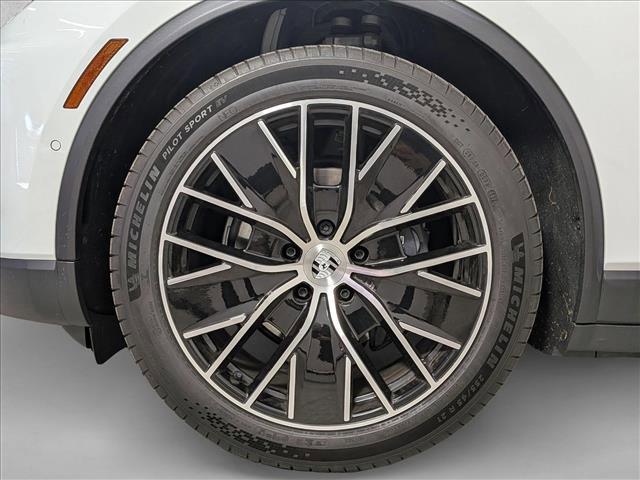 Used 2025 Porsche Macan Electric RWD image 27