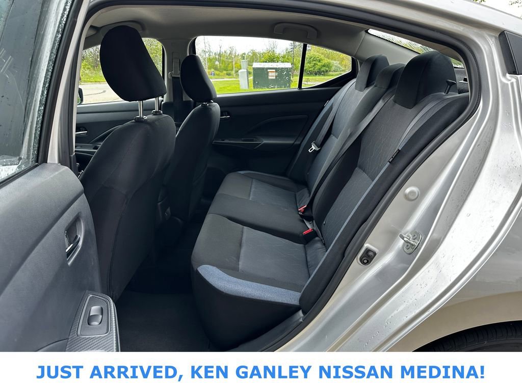 Used 2025 Nissan Versa SV FWD image 15