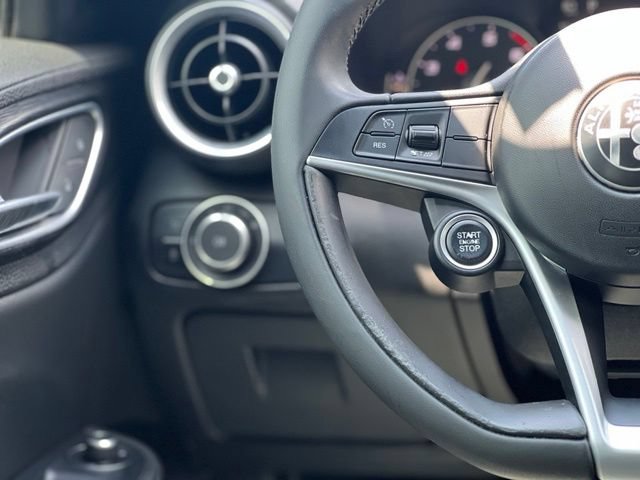 Used 2017 Alfa Romeo Giulia w/ Sport Appearance Package RWD image 32