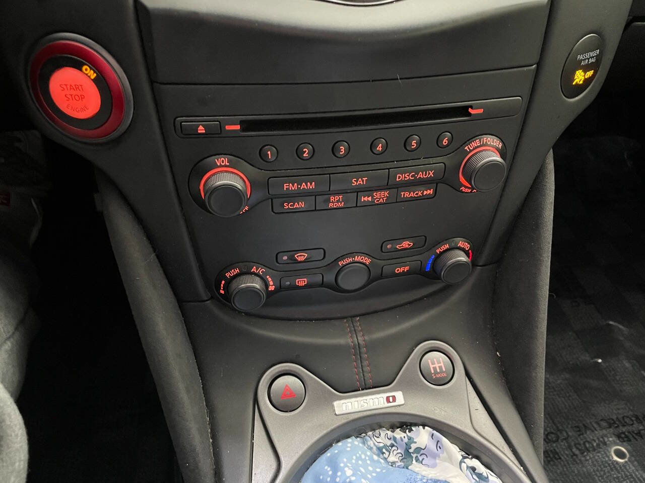 Used 2015 Nissan 370Z NISMO image 27