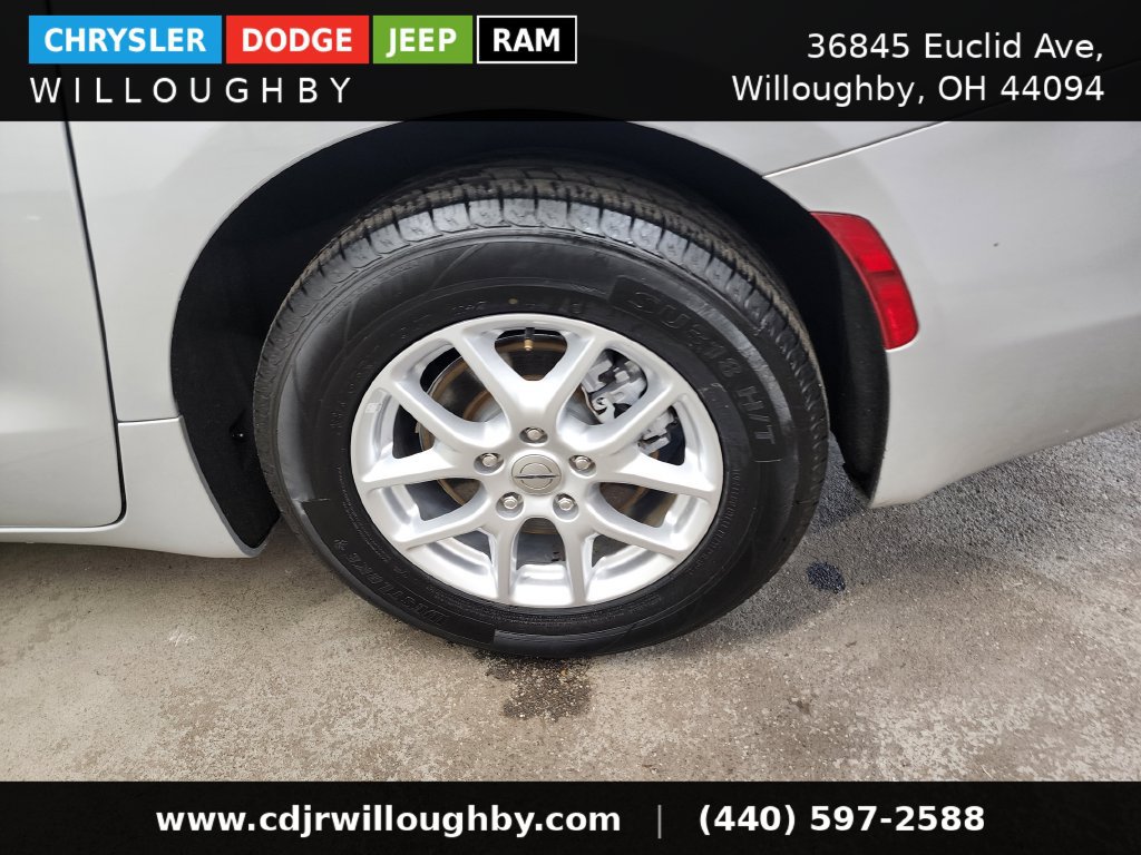 Used 2023 Chrysler Voyager LX FWD image 38