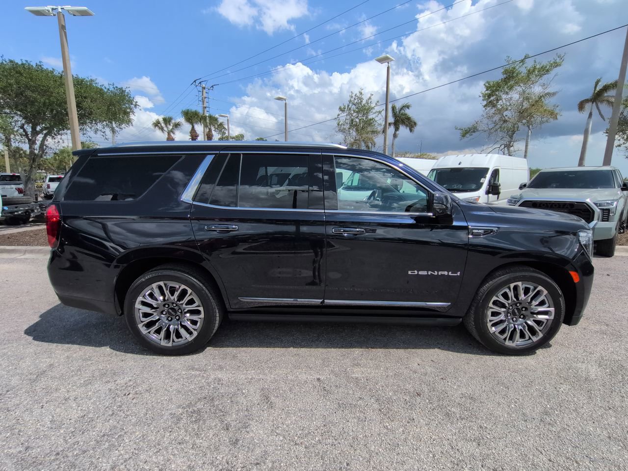 Used 2023 GMC Yukon Denali Ultimate image 4