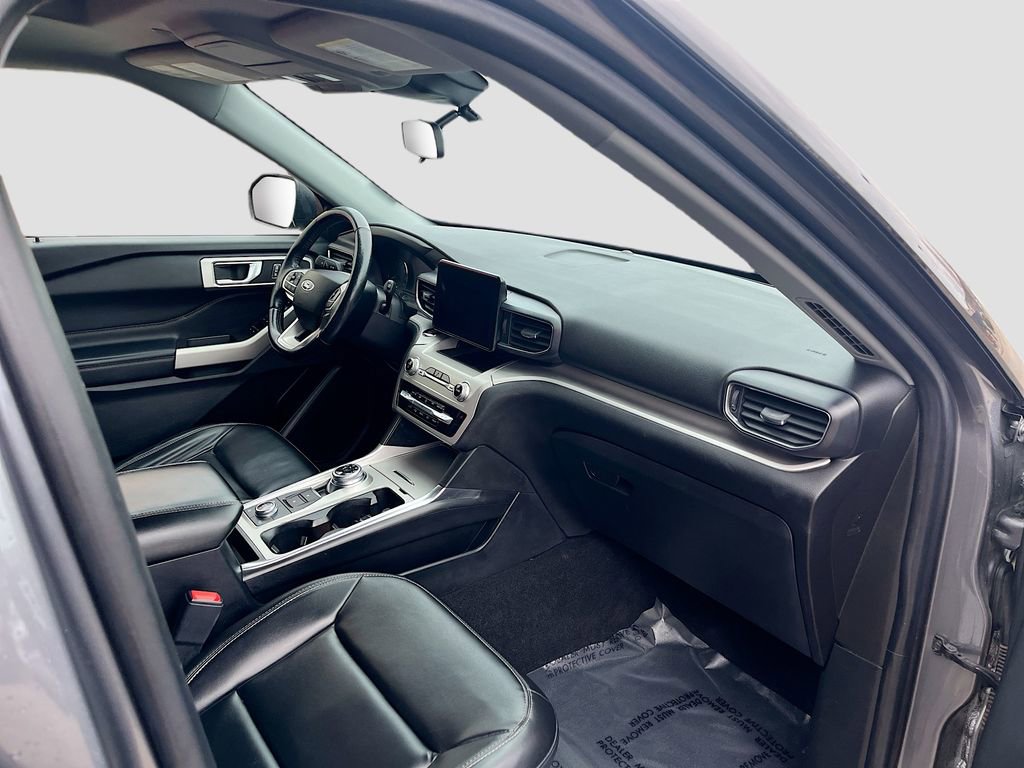 Used 2021 Ford Explorer XLT w/ Equipment Group 202A image 32