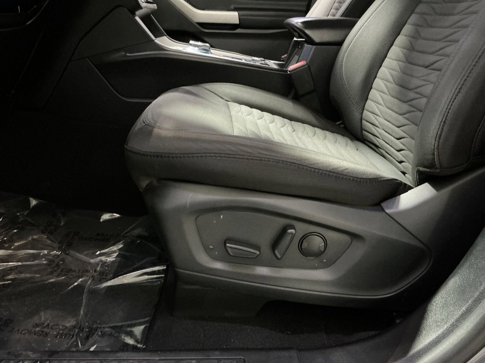 Used 2021 Ford Explorer XLT image 22